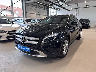 Mercedes-Benz GLA 200 Kamera LED Bi-Xenon SHZ Totwink. AHK