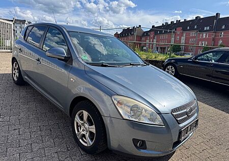 Kia Cee'd / Ceed 1.4 CVVT Attract Attract