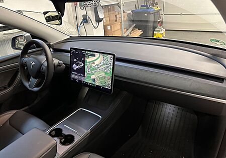 Tesla Model Y Long Range Dual Motor AWD Long Range