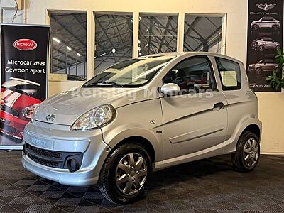Microcar M.Go Airbag Silber Grau Mopedauto Minicar 45 KM
