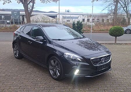 Volvo V40 Cross Country You!