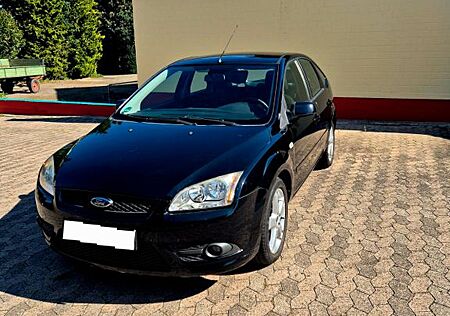 Ford Focus 1,8 Style Style TÜV 11.2026
