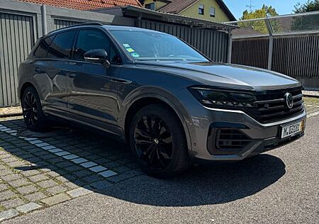 VW Touareg Volkswagen 3.0 V6 TFSI 250kW 4MOT Tiptr. R-Line...