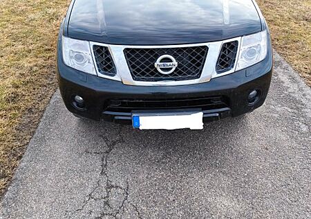 Nissan Pathfinder 2.5 dCi DPF LE 4WD LE