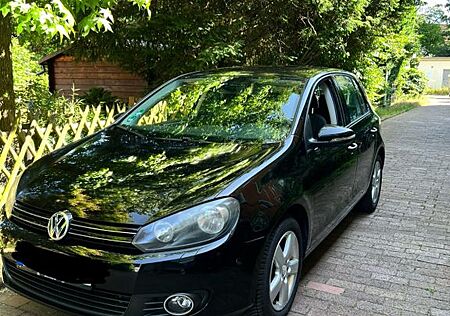 VW Golf Volkswagen 1.2 TSI 63 kW Team TÜV +Allwetterreifen neu