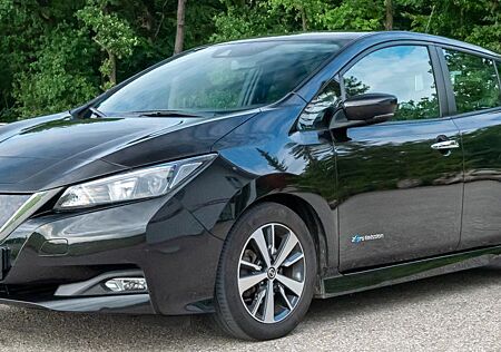 Nissan Leaf 110kW 40kWh N-Connecta Fahrwerk