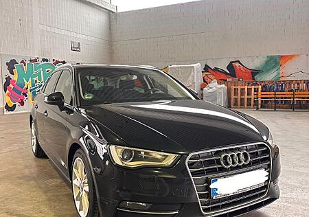 Audi A3 2.0 TDI Sportback S line 150PS