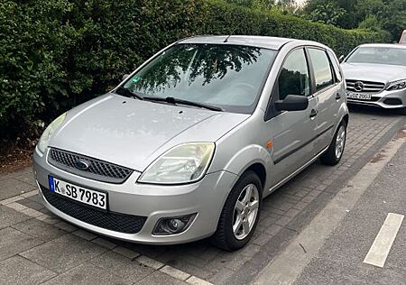 Ford Fiesta 1.4 16V -5-türer