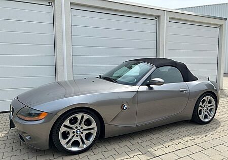 BMW Z4 E85 2.5i Automatik M Fahrwerk, M Lenkrad,