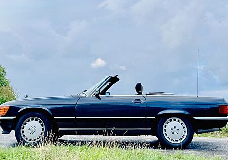 Mercedes-Benz SL 300 schwarz met. / Leder Mod.89 Deutsche Ausl