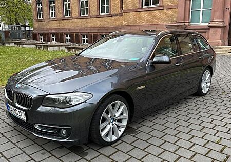 BMW 530d xDrive Touring A Luxury Line Luxury Line
