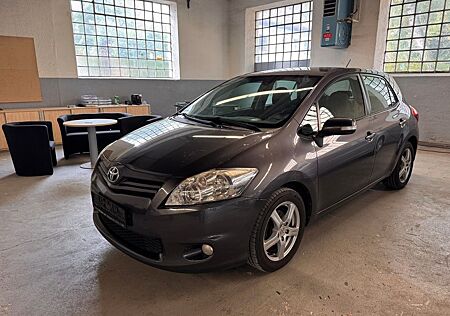 Toyota Auris Life+