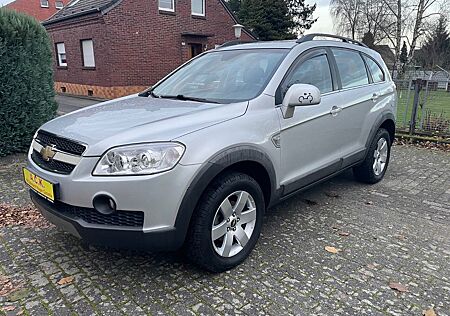 Chevrolet Captiva 2.4 LT 4WD-LPG,GAS -Tüv NEU -AHK-7 Sitze