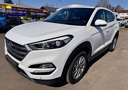 Hyundai Tucson blue 1.7 CRDi Style 2WD