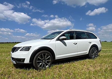 Skoda Octavia 2.0 TDI SCR 135kW DSG 4x4 Scout Comb...