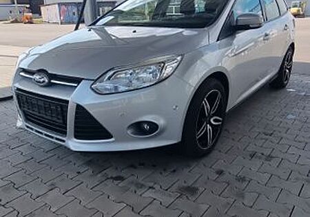 Ford Focus 1,0 EcoBoost 92kW SYNC Edition Turnier...