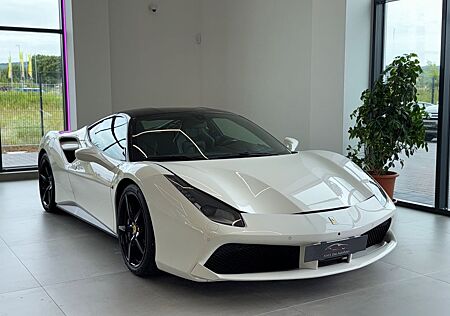 Ferrari 488 GTB Coupé Daytona Seats Lift Carbon TwoTone
