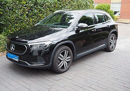 Mercedes-Benz EQA 250 - AHK, 1 Jahr MB Vollgaraniter