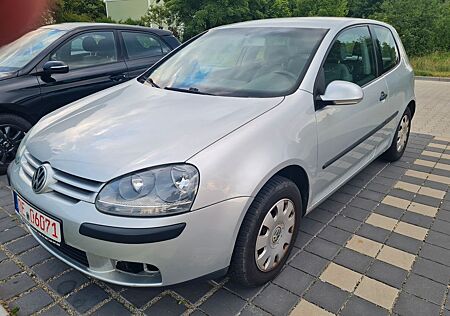 VW Golf Volkswagen V Lim. Trendline Klima TÜV 05/2026