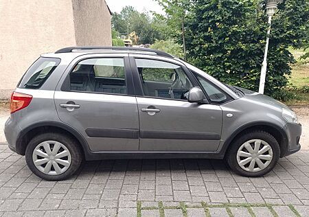 Suzuki SX4 1.6 VVT 4WD Club Club -Allrad-