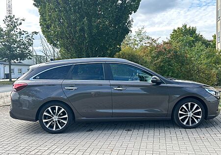 Hyundai i30 1.6 CRDi 100kW Premium DCT Premium