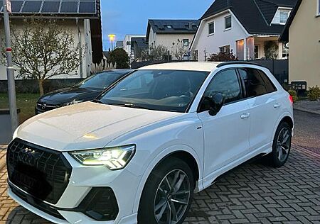 Audi Q3 40 TFSI quattro S tronic S line