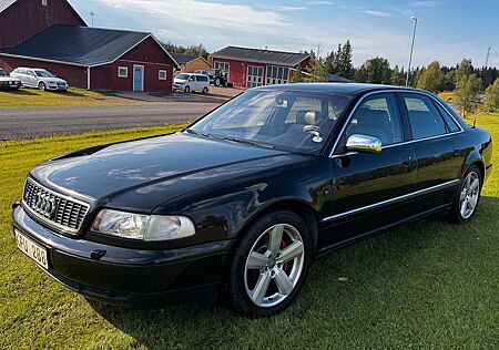 Audi S8 4.2