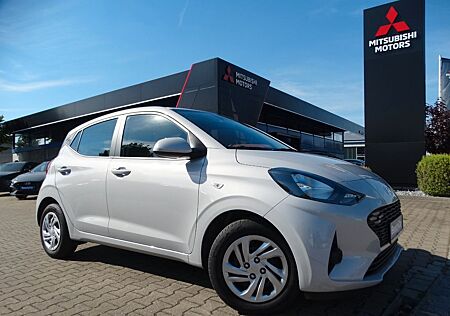 Hyundai i10 1.0 M/T *Navi*SHZ*LHZ*Klimaauto*digi.Cockpit