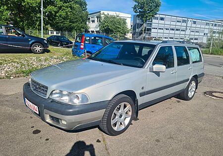 Volvo V70 XC Cross Country "orig. 206' km + TÜV neu"