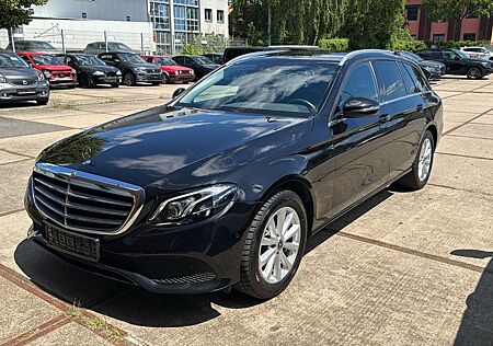 Mercedes-Benz E 220 d T Spurpaket/ Multibeam / 1.Hand