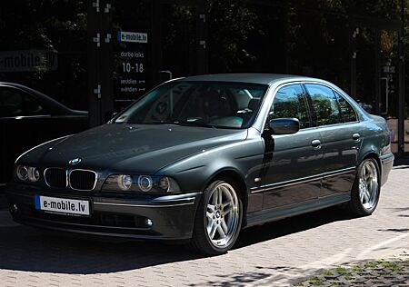 BMW 535i