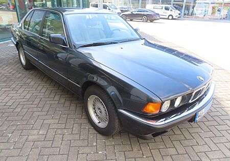 BMW 750i Kat (E32)