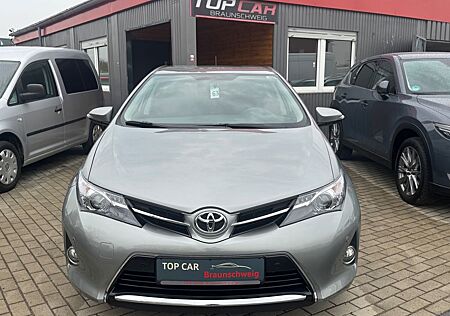 Toyota Auris Life+