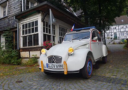 Citroën 2 CV Typ AZA, 16PS mit Fliehkraftkupplung