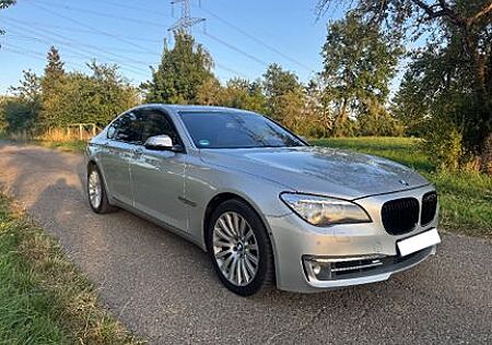 BMW 750i xDrive -