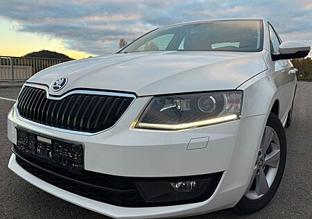 Skoda Octavia Lim. TDI DSG Leder LED Xenon SHZ Canton