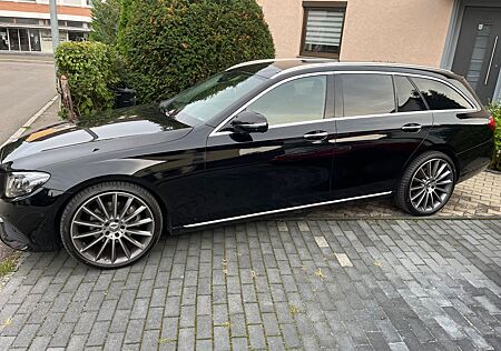 Mercedes-Benz E 220 d 4MATIC T Autom. -