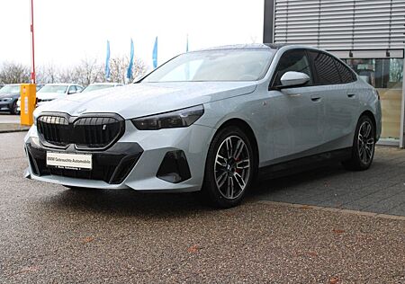 BMW i5 eDrive40 M Sport pro Komfort Pano AHK ACC