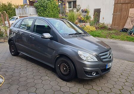 Mercedes-Benz B 170 -