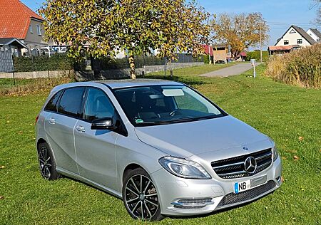 Mercedes-Benz B 200 BlueEFFICIENCY *Sportpaket*STHZ*NAVI*PDC*