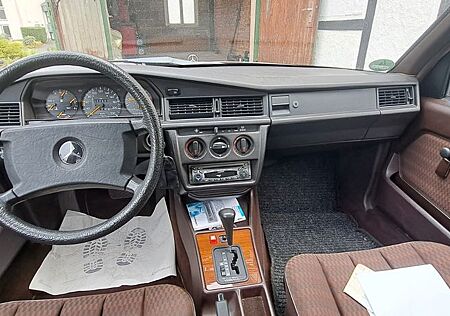 Mercedes-Benz 190