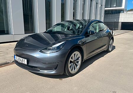 Tesla Model 3 mit Neue Batterie
