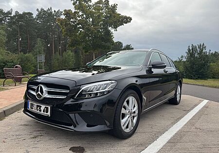 Mercedes-Benz C 200 T Autom. - KAMERA+CARPLAY+AZV