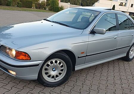 BMW 520i /E39 Lim/Automatik/2.Hand/Schiebedach/Garage