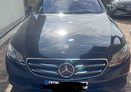 Mercedes-Benz E 220 d 4MATIC T Autom. -