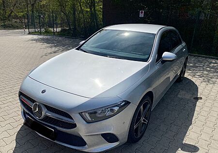 Mercedes-Benz A 220 DCT -