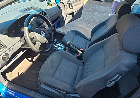 VW Polo Volkswagen 1.4 AUTO BASIS Basis
