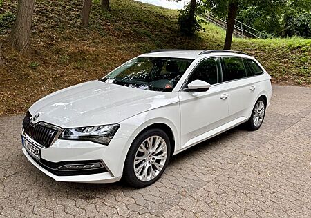 Skoda Superb 1.4 TSI iV DSG AMBITION, AHK, NAVI, DCC