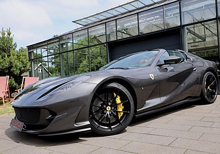 Ferrari 812 GTS Daytona Carbon Lift Passenger Display
