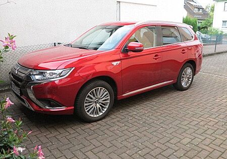 Mitsubishi Outlander 2.4 MIVEC PLUG-IN HYBRID 4WD -Spirit-